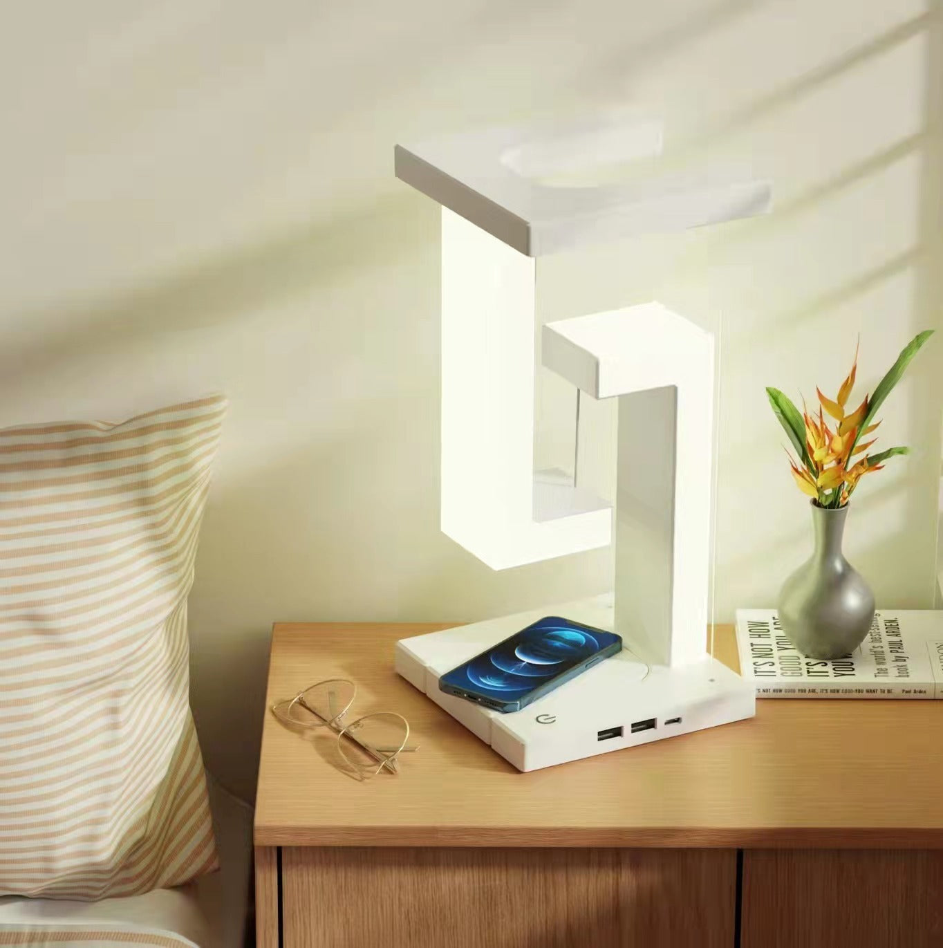 Wireless Floating Balance Lamp for Smartphone Charging